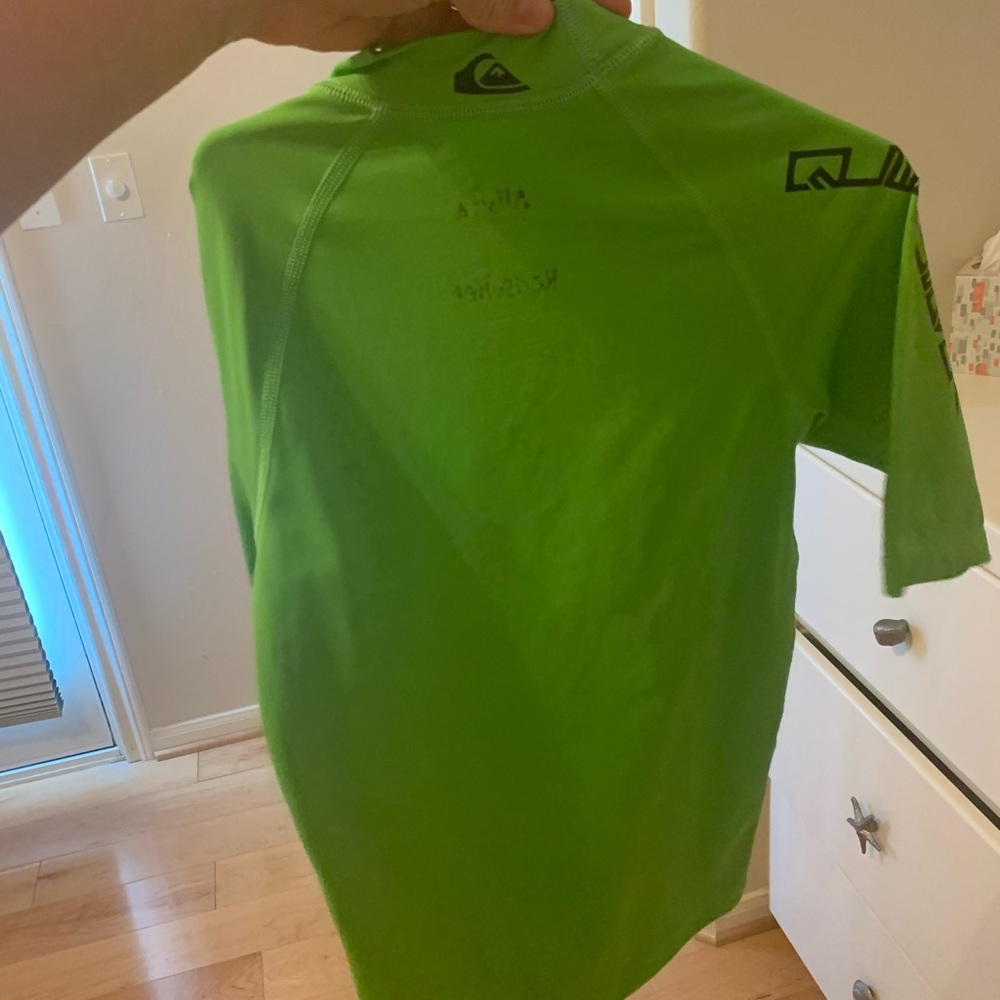 Quiksilver Rashguard 14 - Picture 3 of 5